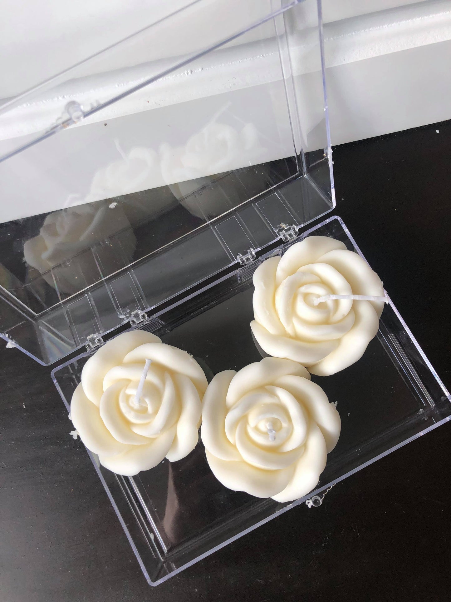 Love Triangle Rose Candles