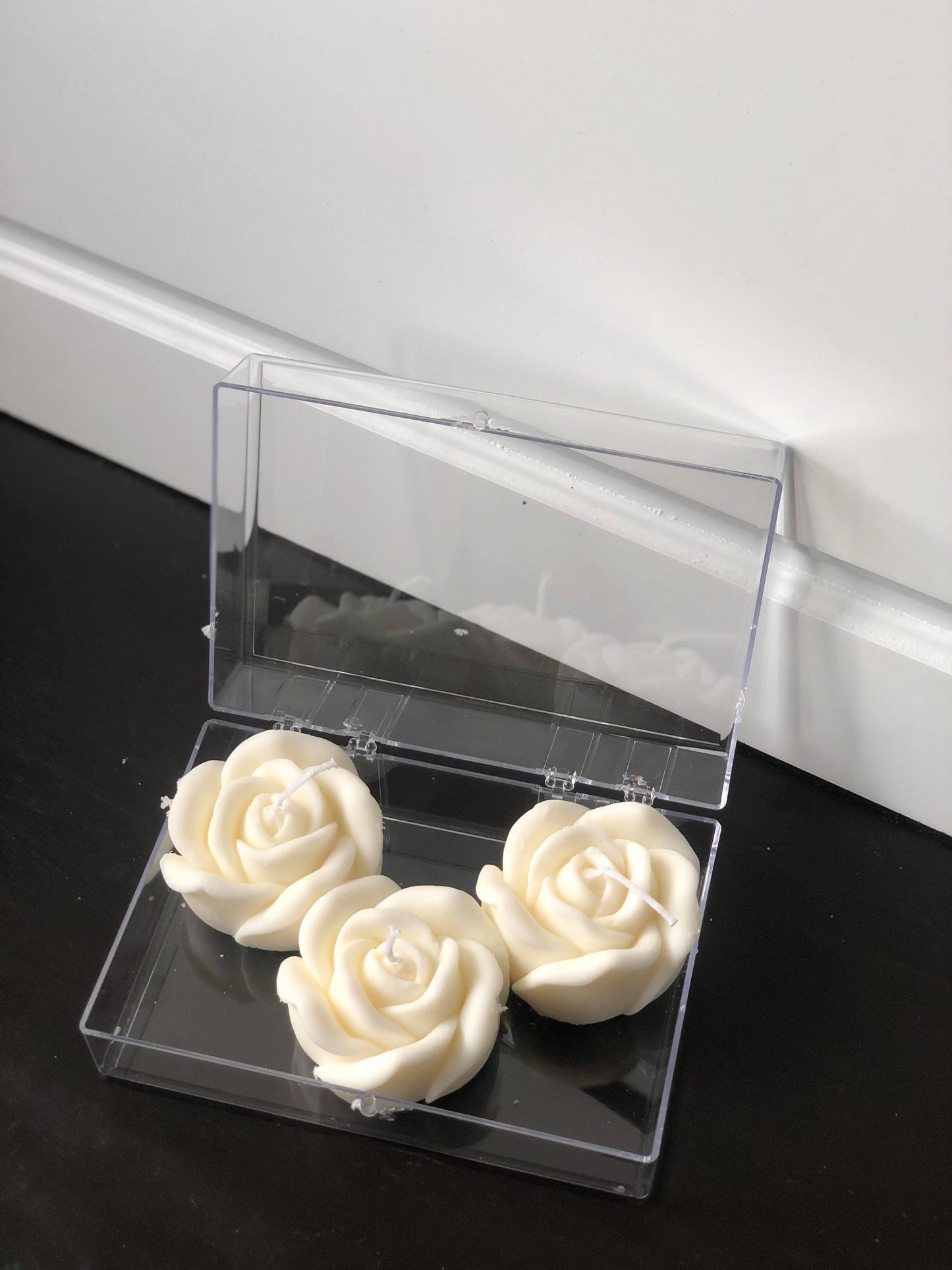 Love Triangle Rose Candles